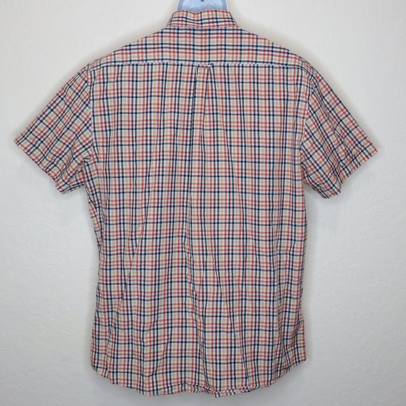 IZOD* Men's Short Sleeve Button Down Curved Hem Chest Pocket Plaid Shirt~Size XL - Picture 2 of 11